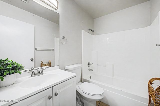 7035 S Placita Sorrento, Tucson, AZ 85756