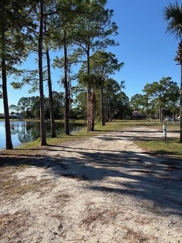 8 BILL COURT, Palm Coast, FL 32137