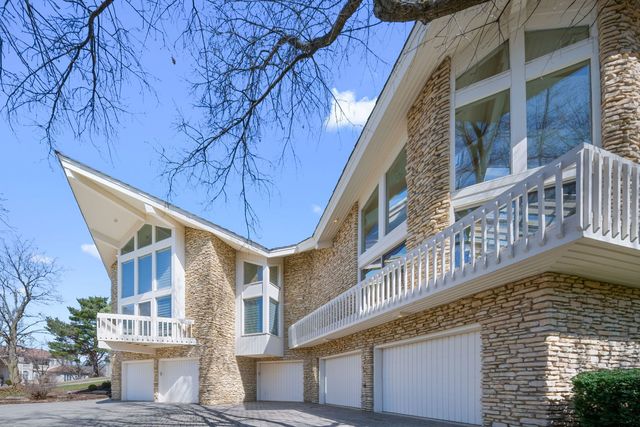 1916 Midwest Club Parkway, Oak Brook, IL 60523