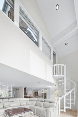 1916 Midwest Club Parkway, Oak Brook, IL 60523