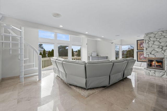 1916 Midwest Club Parkway, Oak Brook, IL 60523