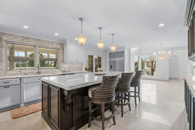 1916 Midwest Club Parkway, Oak Brook, IL 60523