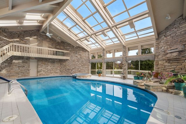 1916 Midwest Club Parkway, Oak Brook, IL 60523