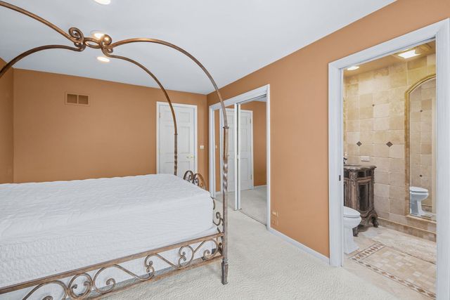 1916 Midwest Club Parkway, Oak Brook, IL 60523