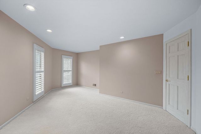 1916 Midwest Club Parkway, Oak Brook, IL 60523