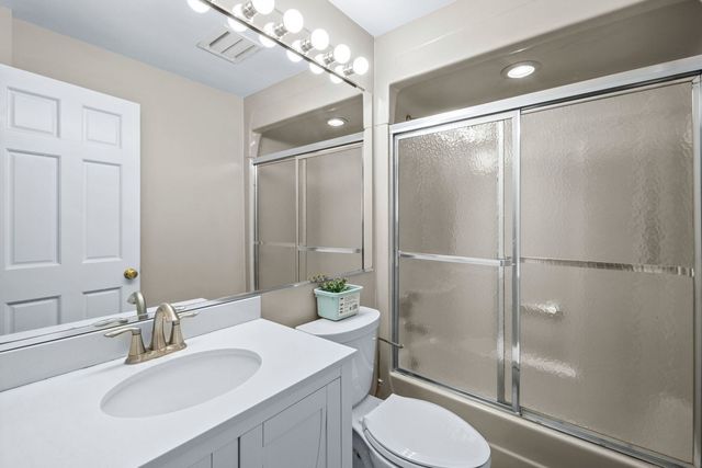 1916 Midwest Club Parkway, Oak Brook, IL 60523