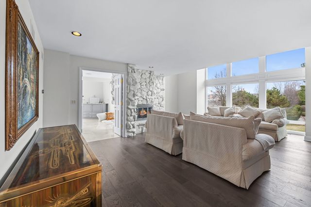 1916 Midwest Club Parkway, Oak Brook, IL 60523