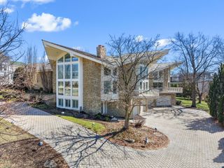 1916 Midwest Club Parkway, Oak Brook, IL 60523