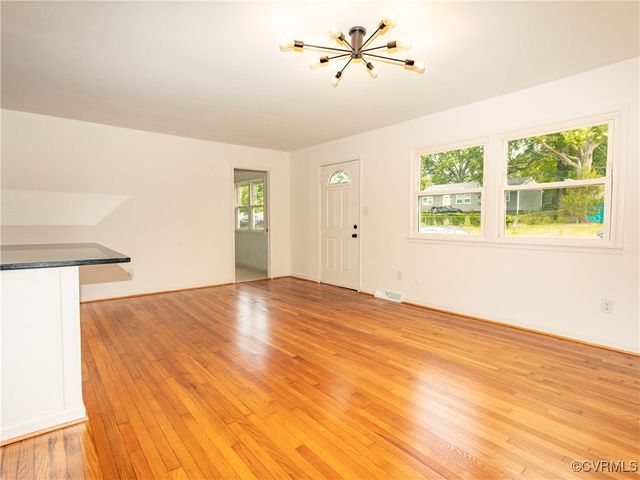464 Deerfield Dr, Petersburg, VA 23805