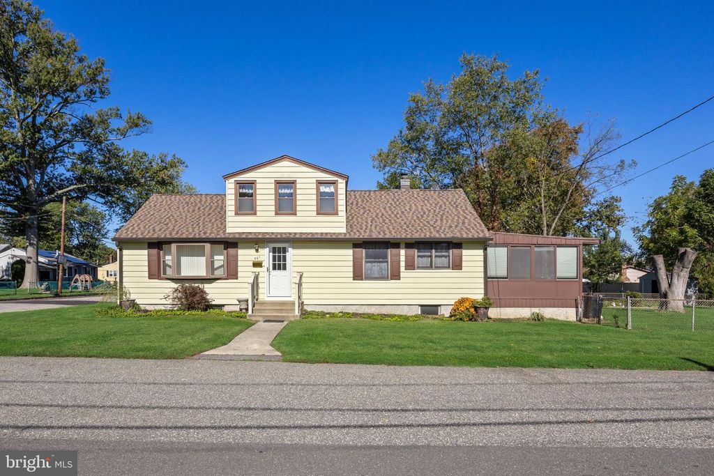 501 GREENWOOD AVE, MAPLE SHADE, NJ 08052 — exterior