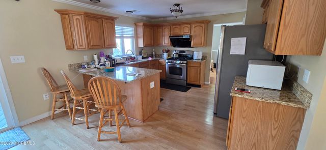 30 Heritage Drive, Englishtown, NJ 07726