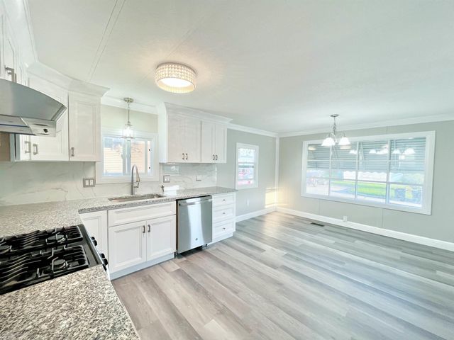 5294 Argyle Court, Sterling Heights, MI 48310