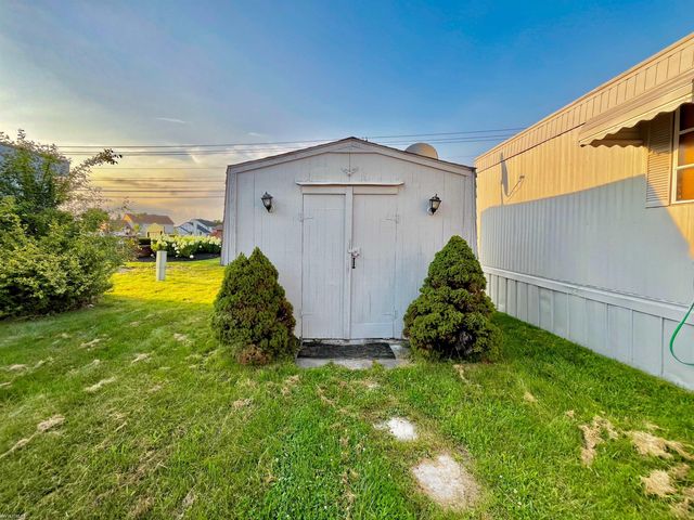 5294 Argyle Court, Sterling Heights, MI 48310