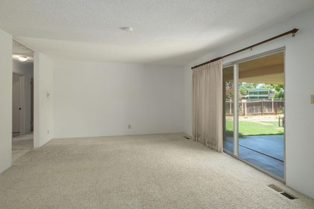 567 W Bullard Avenue, Fresno, CA 93704