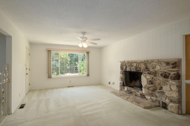 567 W Bullard Avenue, Fresno, CA 93704