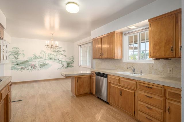 567 W Bullard Avenue, Fresno, CA 93704