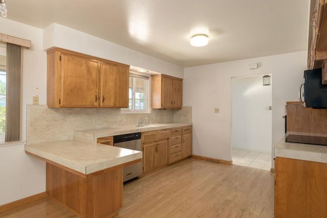 567 W Bullard Avenue, Fresno, CA 93704