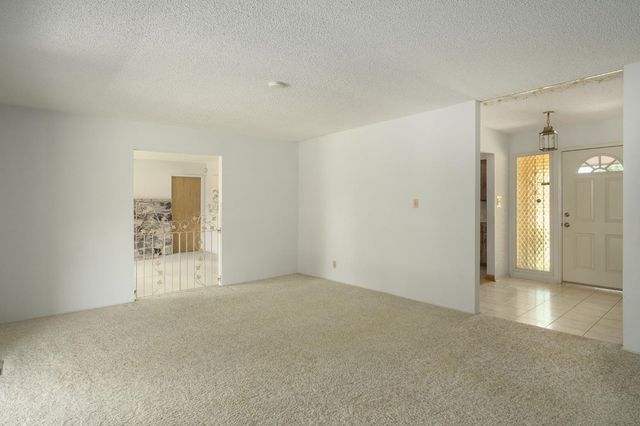567 W Bullard Avenue, Fresno, CA 93704