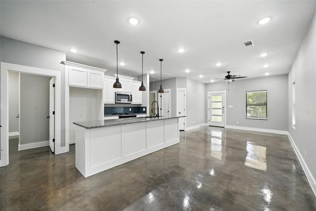 926 Baker Street, Denison, TX 75020