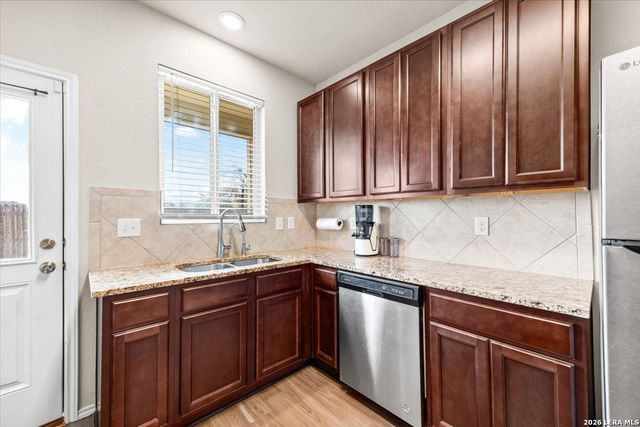10418 GREEN LAKE DR, San Antonio, TX 78223
