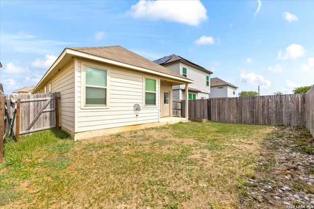 10418 GREEN LAKE DR, San Antonio, TX 78223