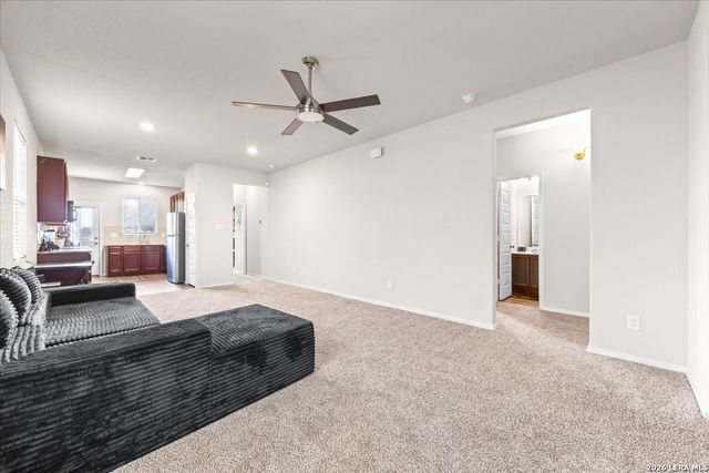 10418 GREEN LAKE DR, San Antonio, TX 78223