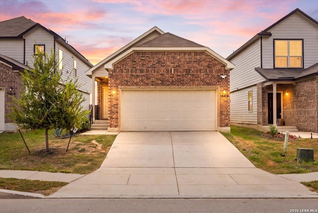 10418 GREEN LAKE DR, San Antonio, TX 78223