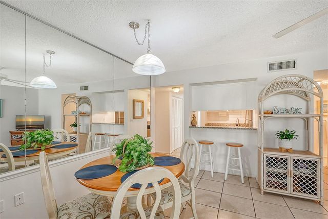 6157 MIDNIGHT PASS ROAD G11, Sarasota, FL 34242