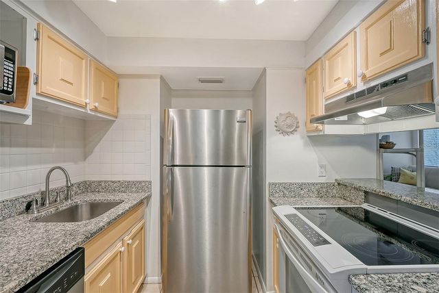 6157 MIDNIGHT PASS ROAD G11, Sarasota, FL 34242