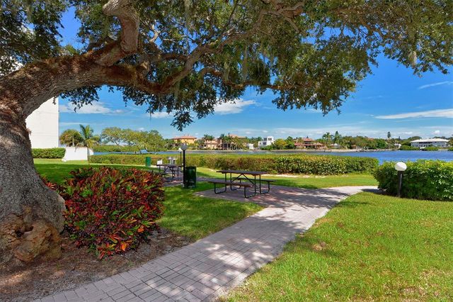 6157 MIDNIGHT PASS ROAD G11, Sarasota, FL 34242