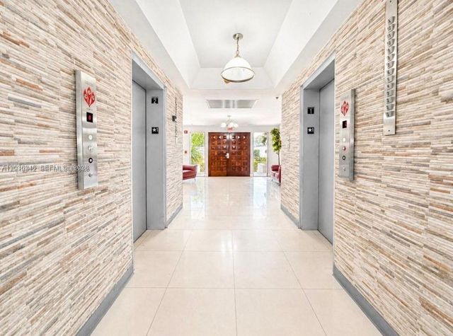 1825 W 44th Place 1107, Hialeah, FL 33012