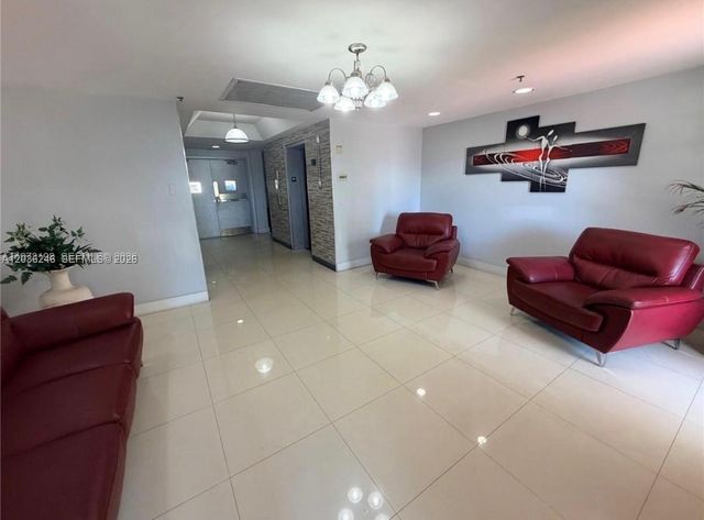 1825 W 44th Place 1107, Hialeah, FL 33012