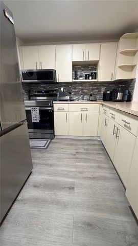 1825 W 44th Place 1107, Hialeah, FL 33012