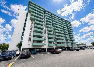 1825 W 44th Place 1107, Hialeah, FL 33012