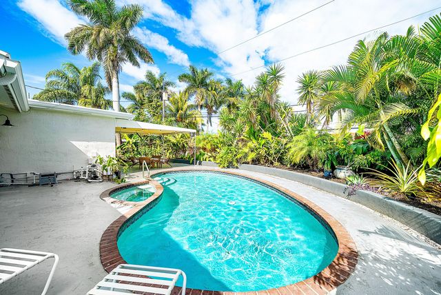 435 NE 35th Street, Boca Raton, FL 33431