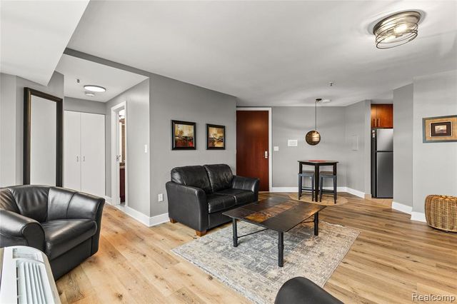 300 Riverfront Drive 7G, Detroit, MI 48226