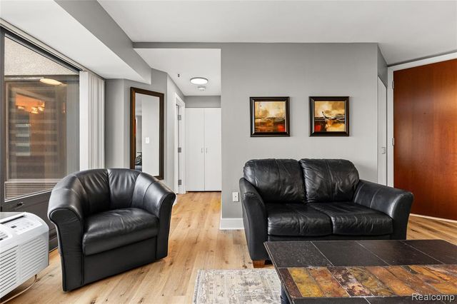 300 Riverfront Drive 7G, Detroit, MI 48226