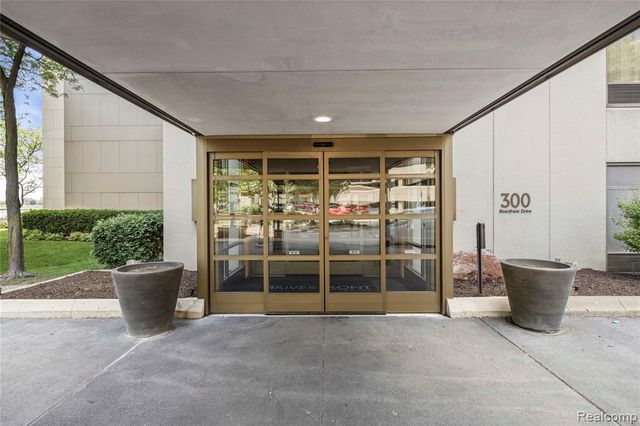 300 Riverfront Drive 7G, Detroit, MI 48226