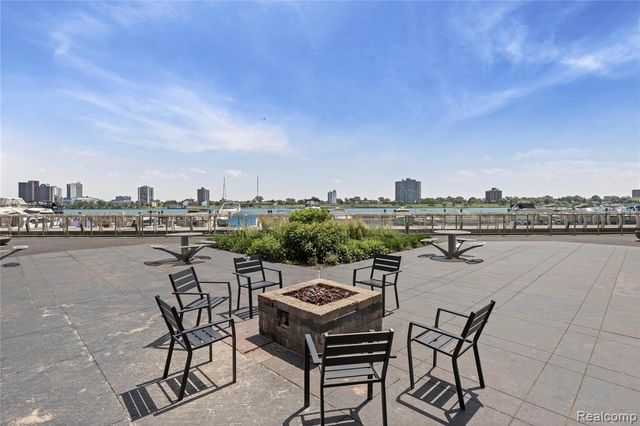 300 Riverfront Drive 7G, Detroit, MI 48226
