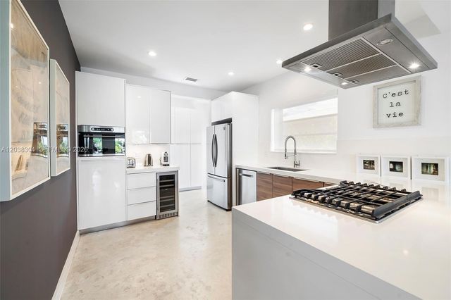 365 N Shore Drive, Miami Beach, FL 33141