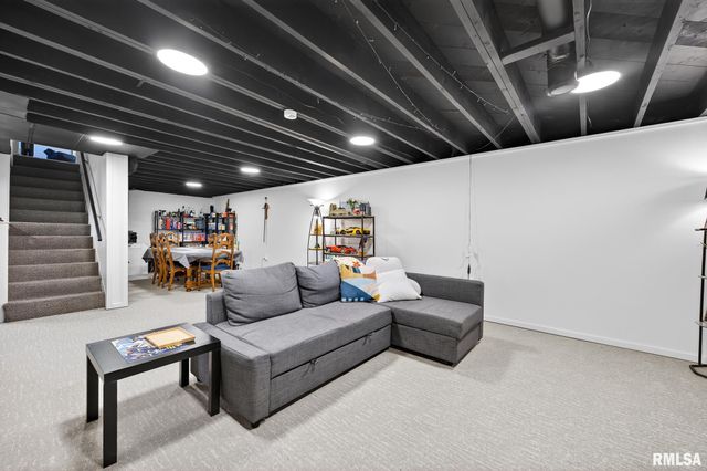 310 SHERWOOD PARK Road, Washington, IL 61571