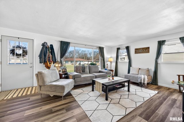 310 SHERWOOD PARK Road, Washington, IL 61571