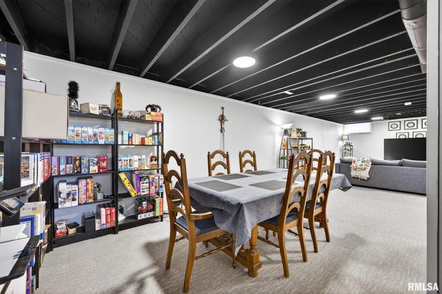 310 SHERWOOD PARK Road, Washington, IL 61571