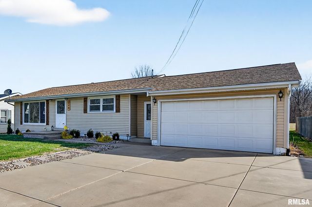 310 SHERWOOD PARK Road, Washington, IL 61571