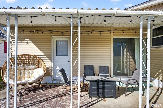 310 SHERWOOD PARK Road, Washington, IL 61571