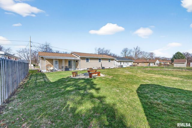 310 SHERWOOD PARK Road, Washington, IL 61571