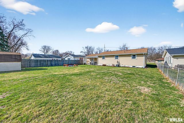 310 SHERWOOD PARK Road, Washington, IL 61571