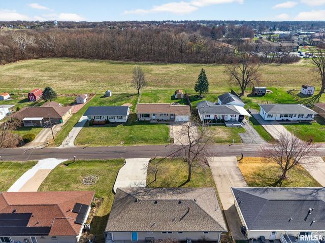 310 SHERWOOD PARK Road, Washington, IL 61571