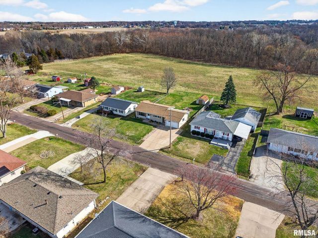 310 SHERWOOD PARK Road, Washington, IL 61571