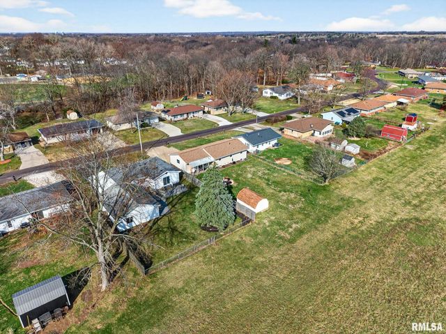 310 SHERWOOD PARK Road, Washington, IL 61571